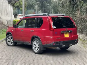 Nissan X-Trail 2012 Red