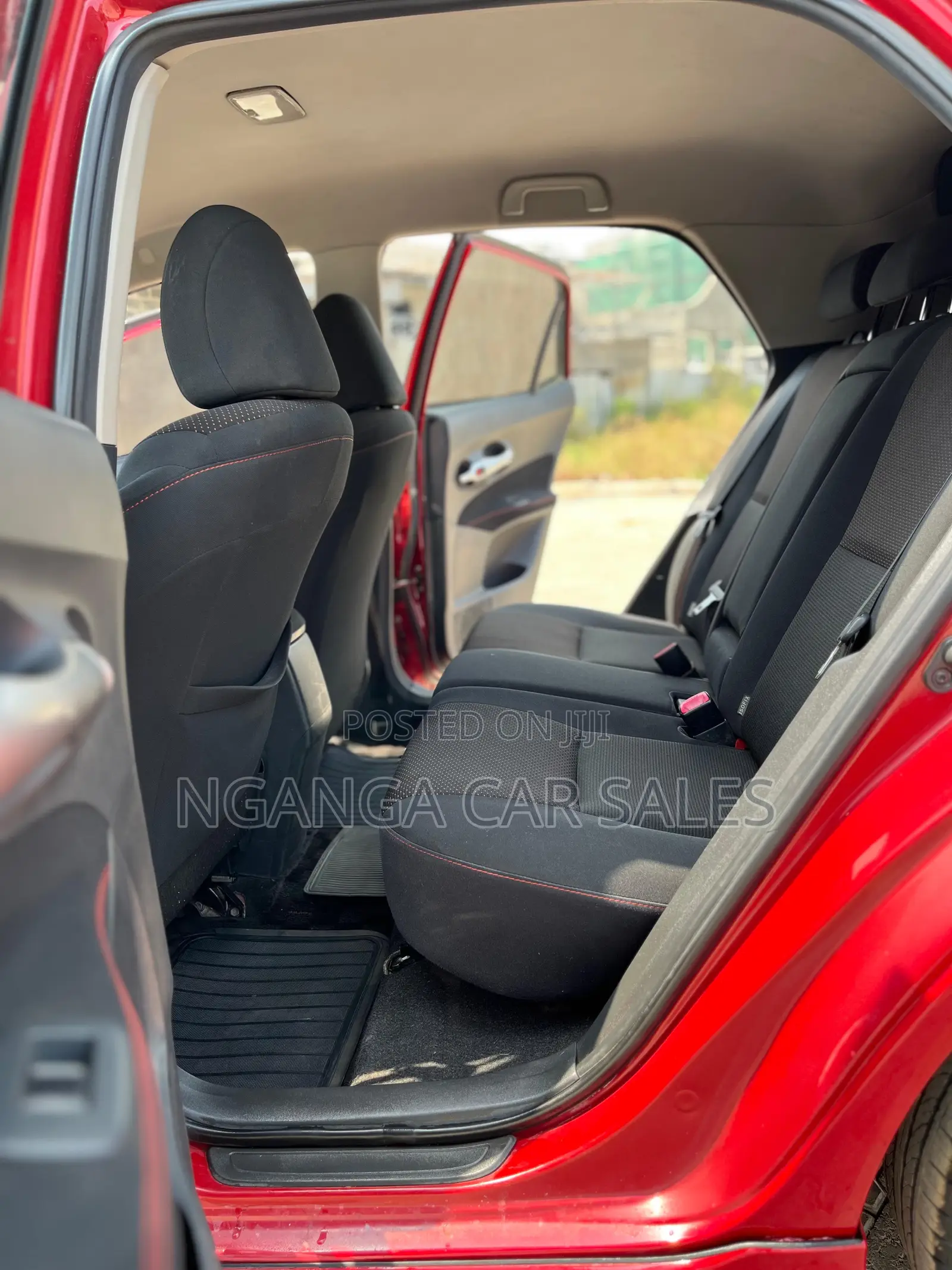 Toyota Auris 2011 Red