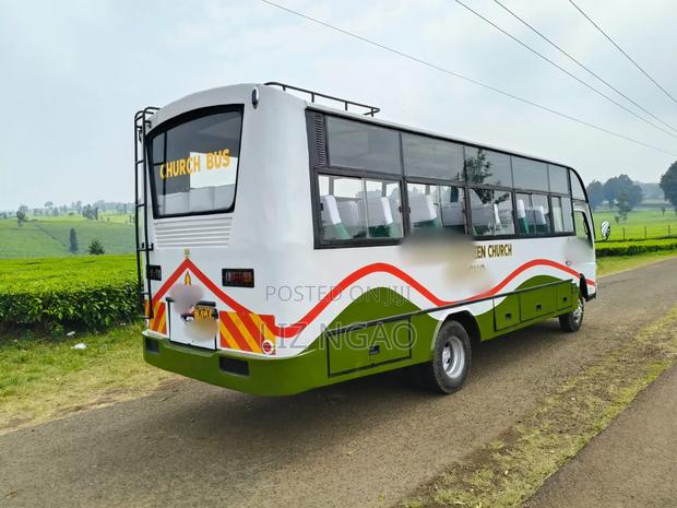 Mitsubishi Fuso Canter 2018 White - thumbnail 5