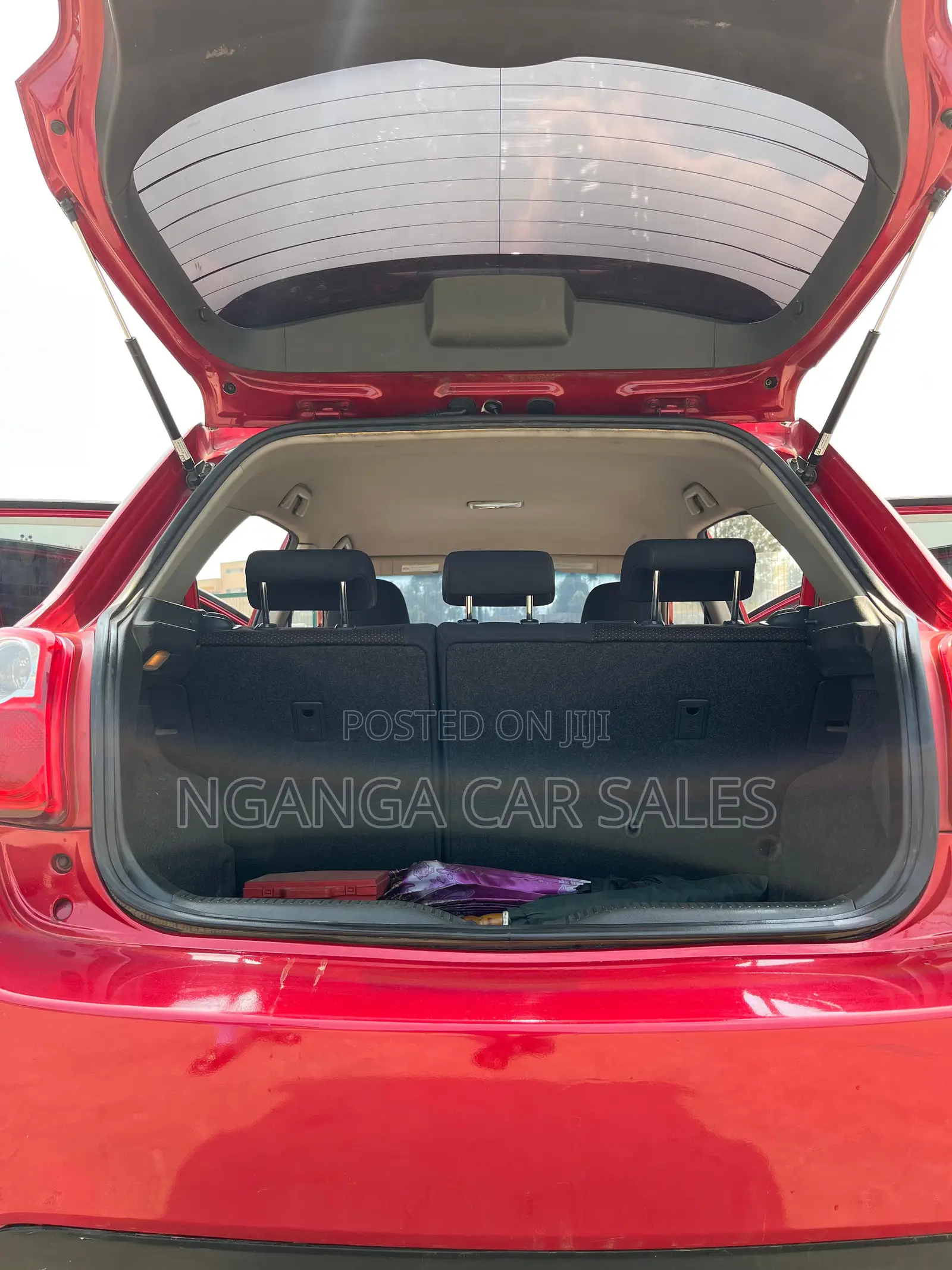 Toyota Auris 2011 Red
