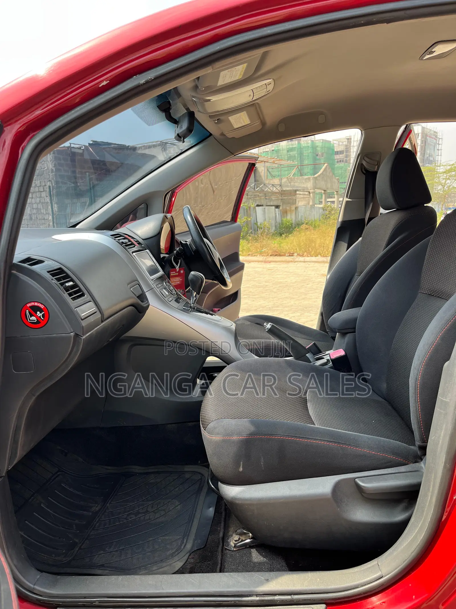 Toyota Auris 2011 Red