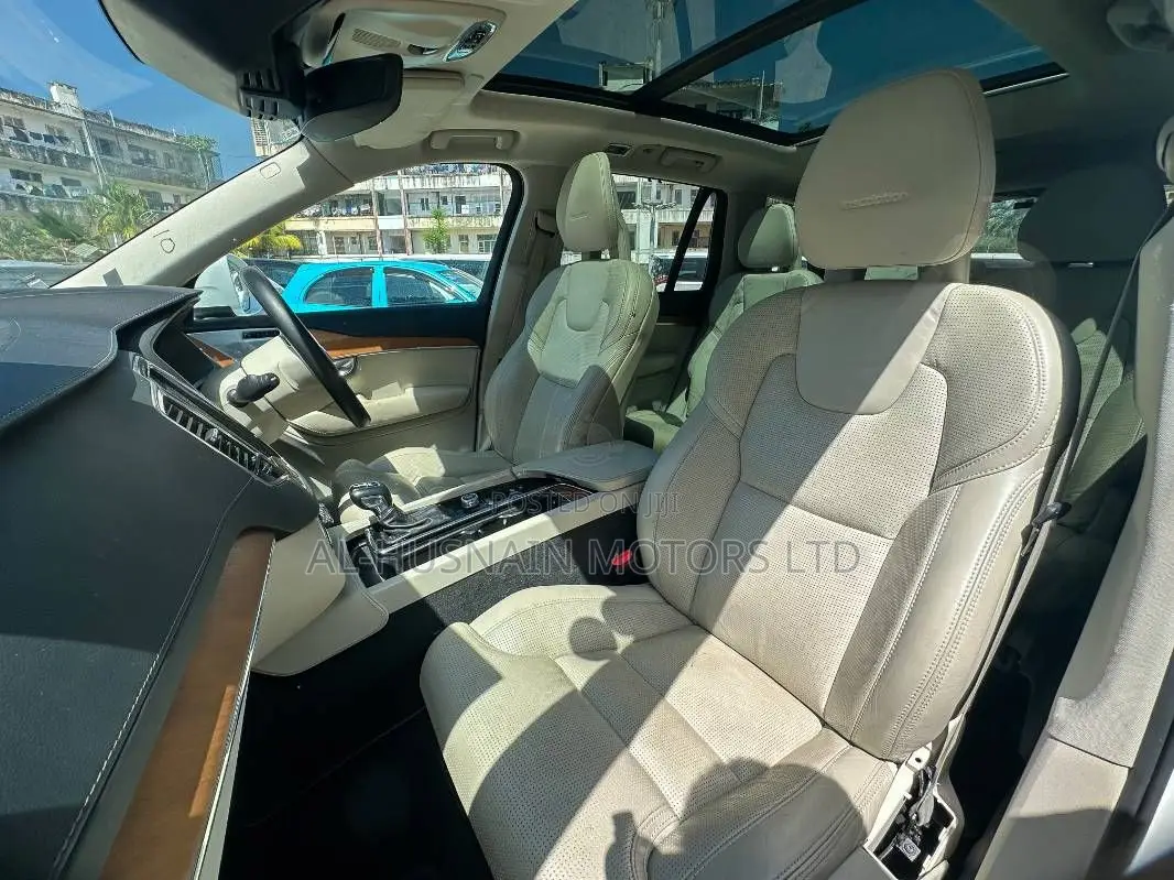 Volvo XC90 2020 Pearl
