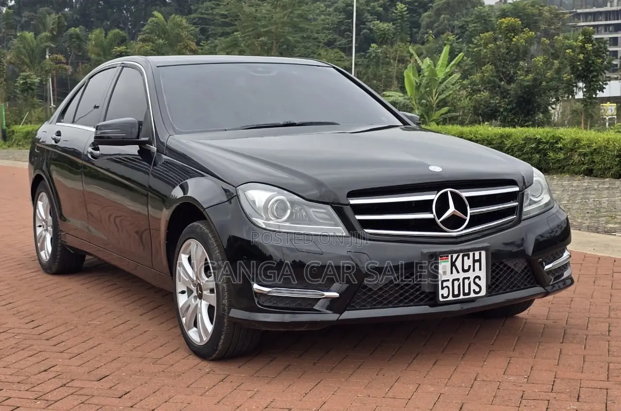 Mercedes-Benz C200 2010 Black