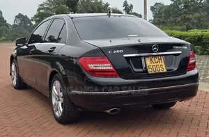 Mercedes-Benz C200 2010 Black
