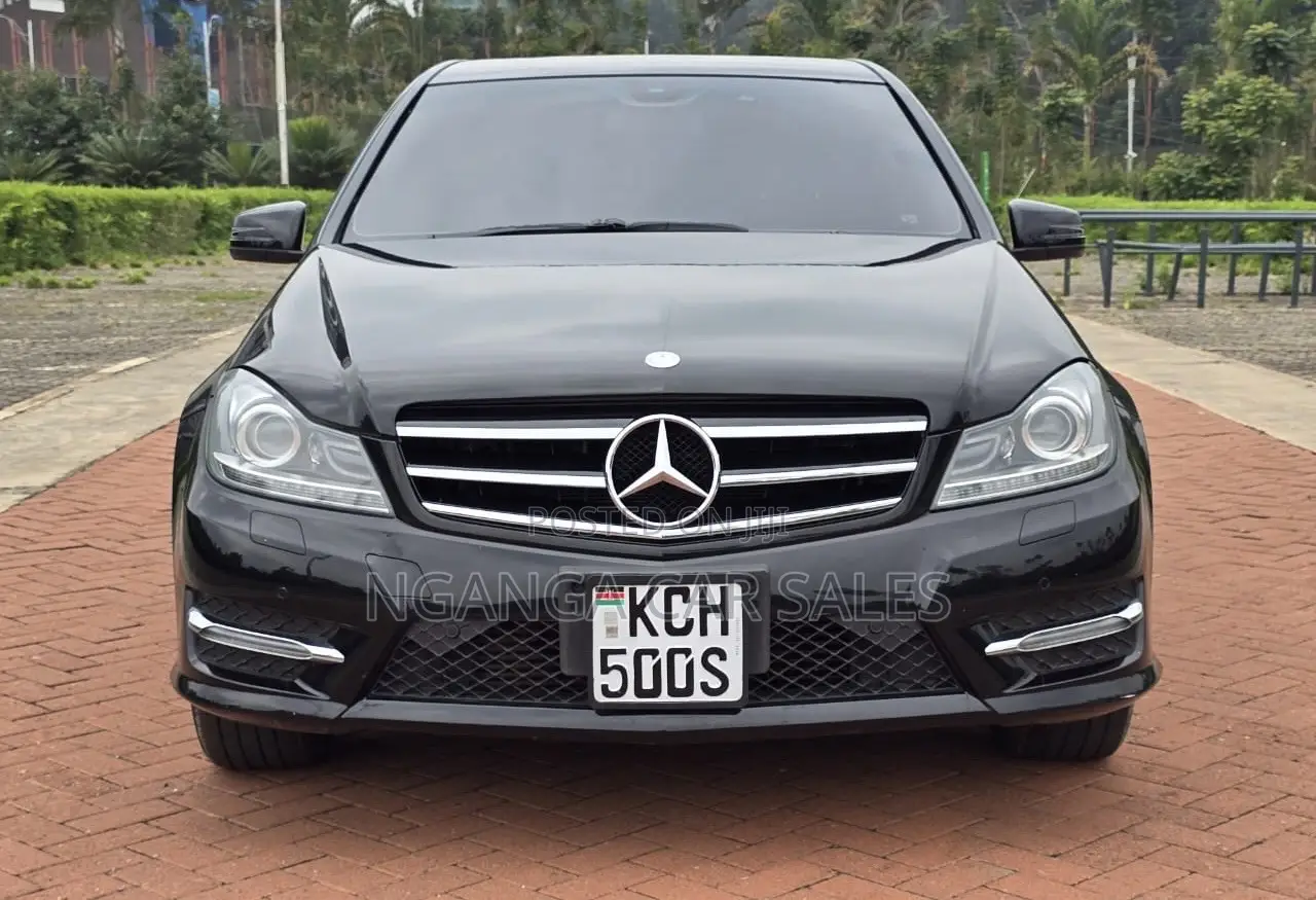 Mercedes-Benz C200 2010 Black