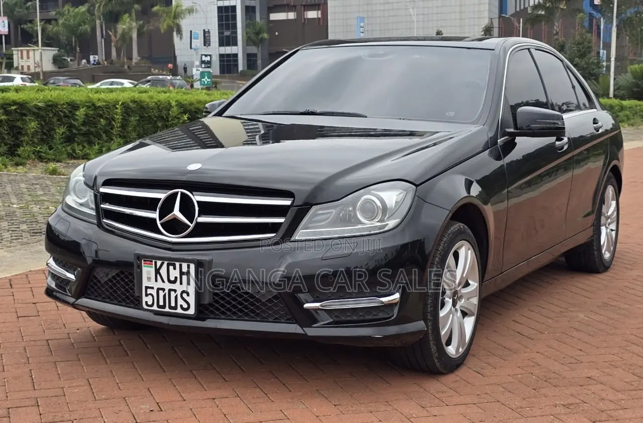 Mercedes-Benz C200 2010 Black