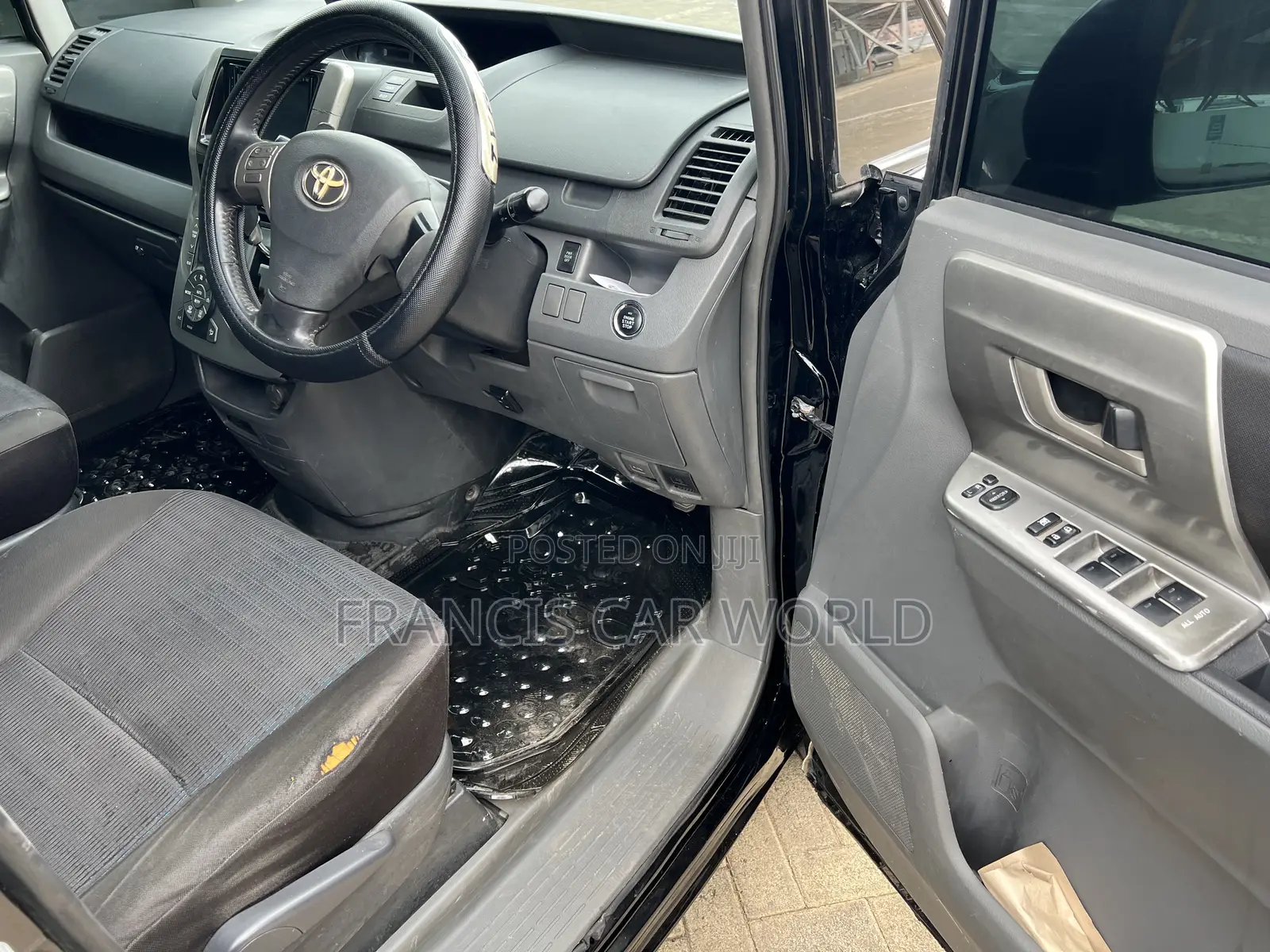 Toyota Voxy 2011 Black