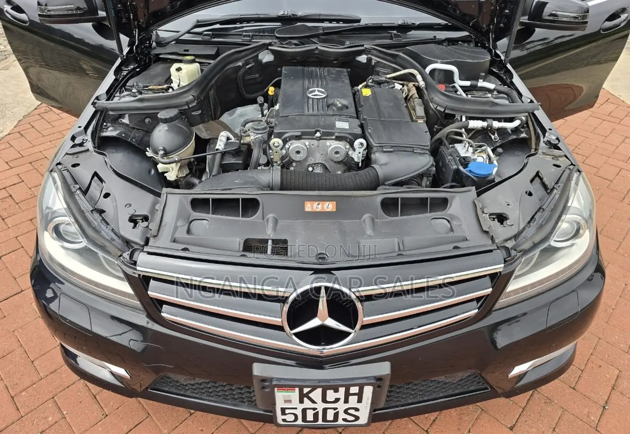 Mercedes-Benz C200 2010 Black