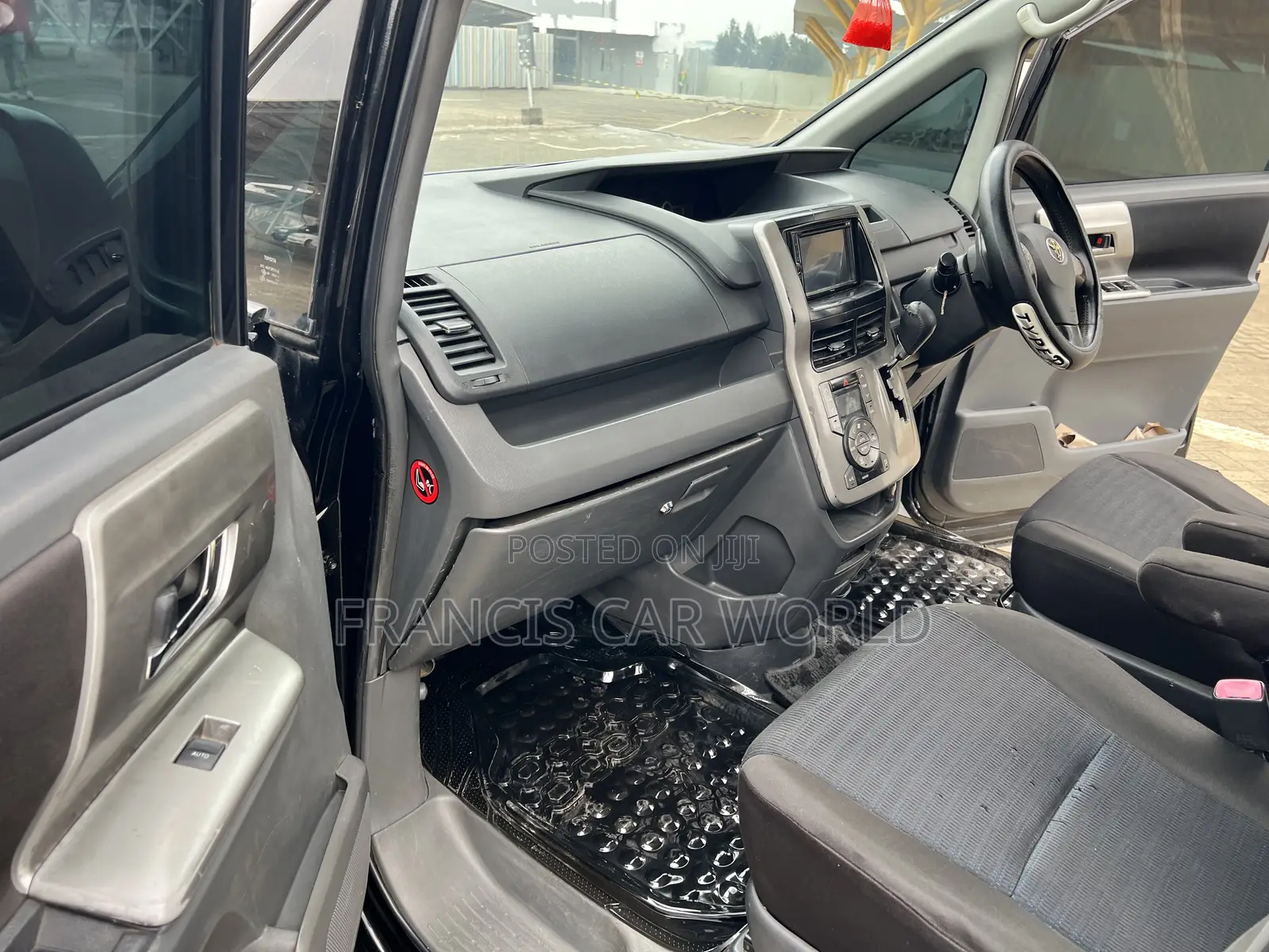 Toyota Voxy 2011 Black