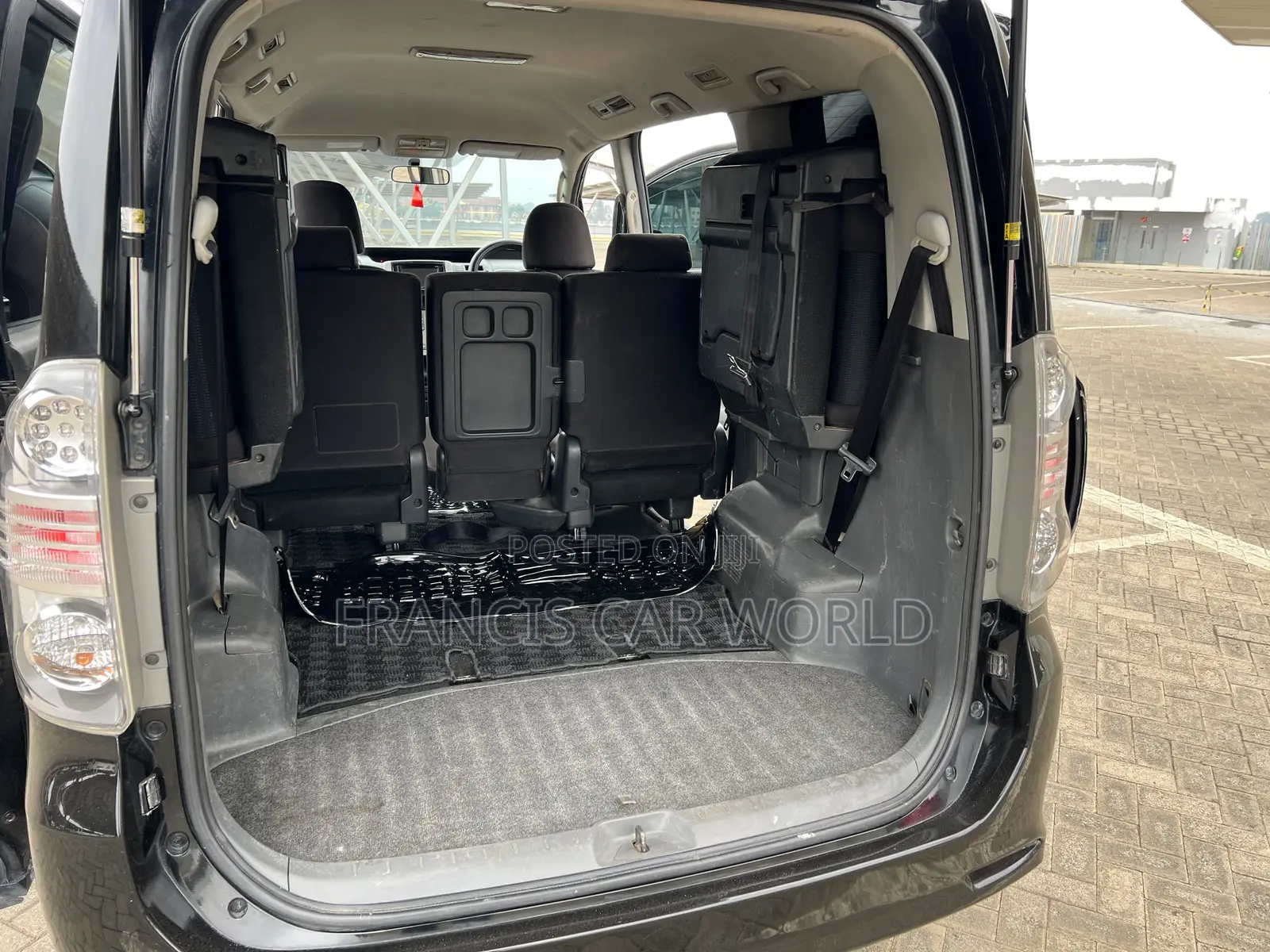 Toyota Voxy 2011 Black