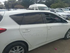 Toyota Auris 2013 White