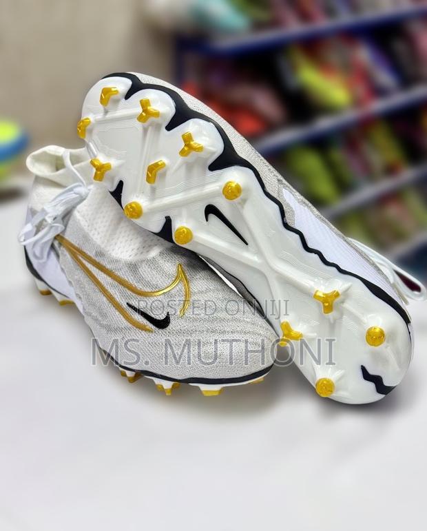 White / Gold Nike Phantom Gx Elite Fg Soccer Cleats,