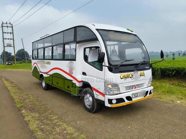 Mitsubishi Fuso Canter 2018 White - thumbnail 3