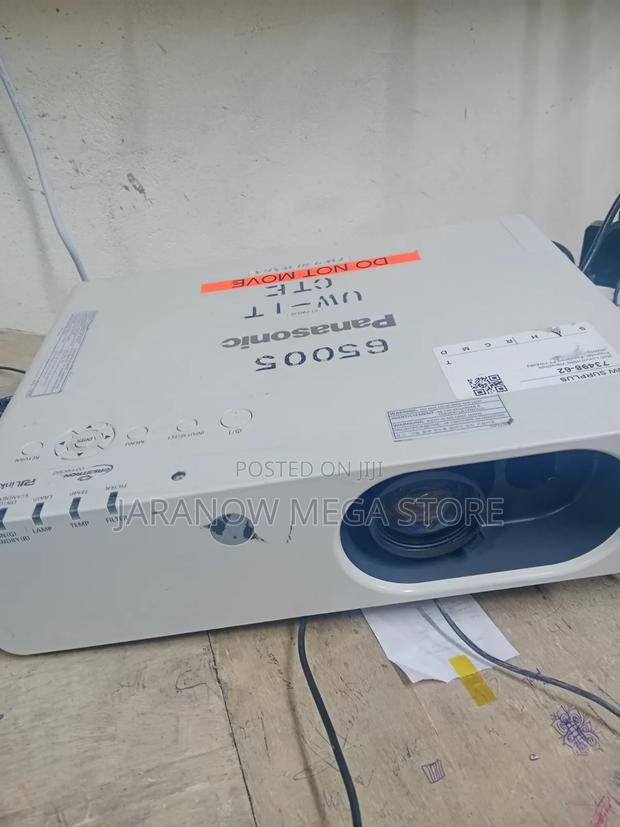 Panasonic Pt-Fw430 Projector