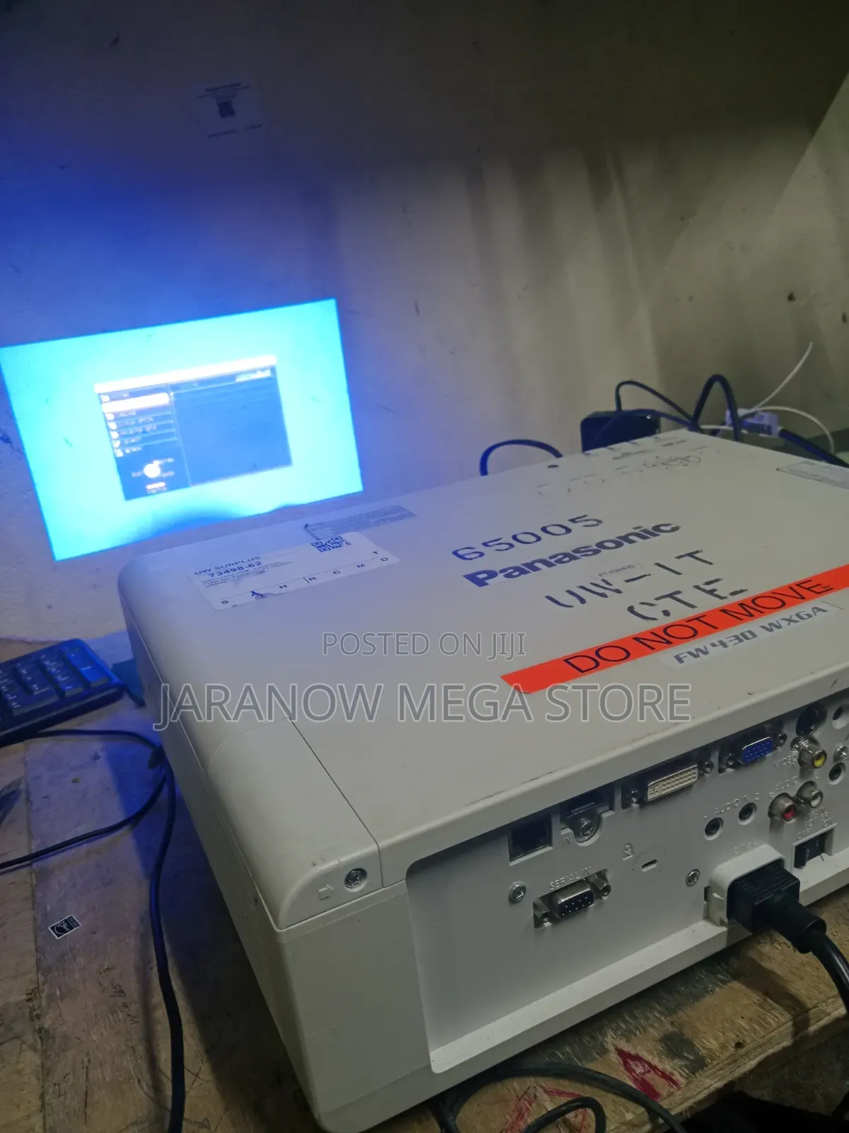 Panasonic Pt-Fw430 Projector