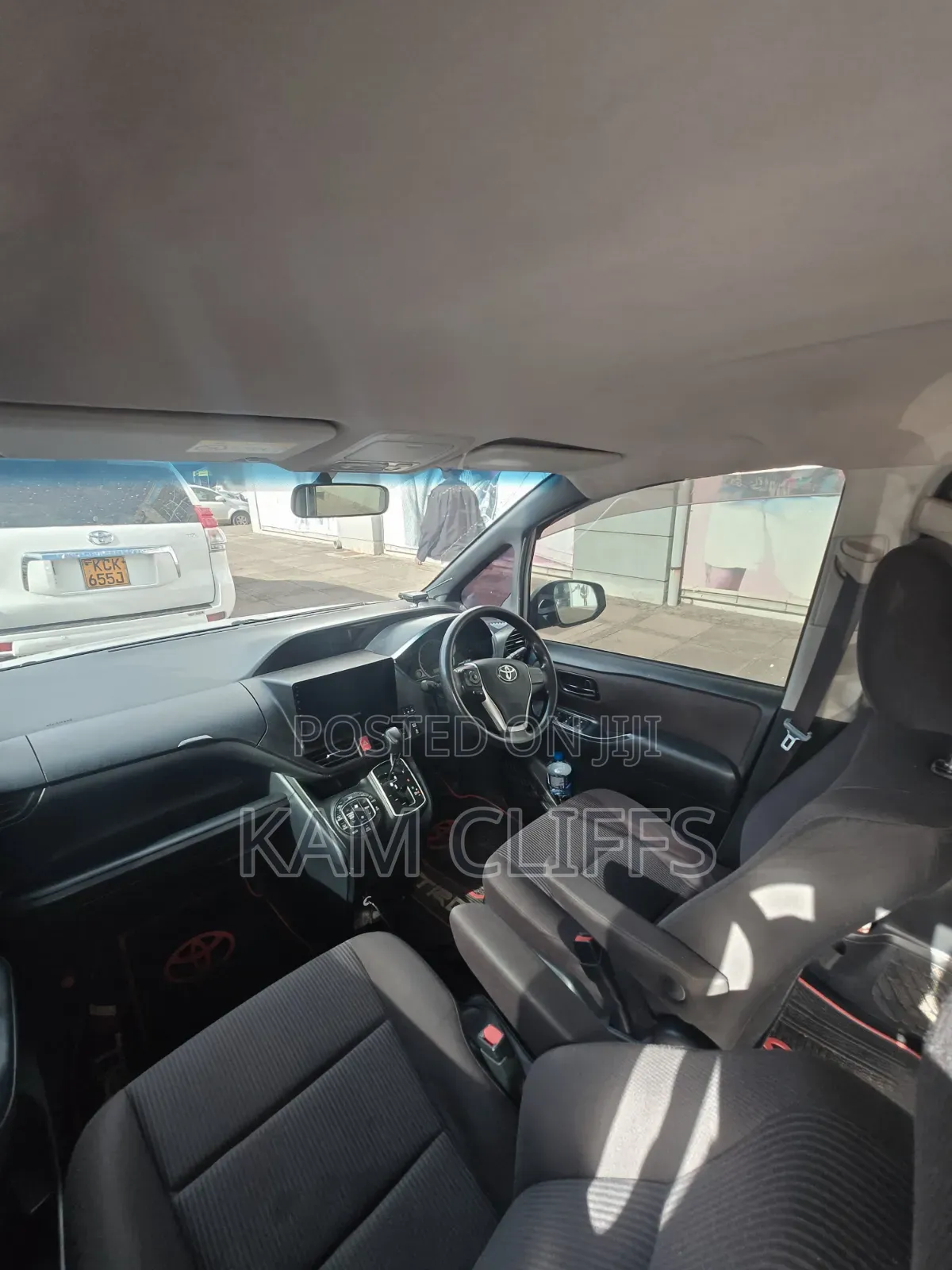 Toyota Noah 2015 Silver