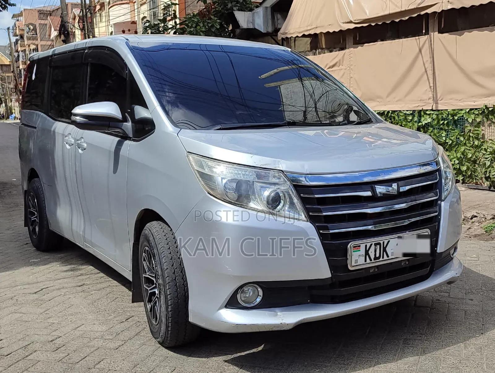 Toyota Noah 2015 Silver