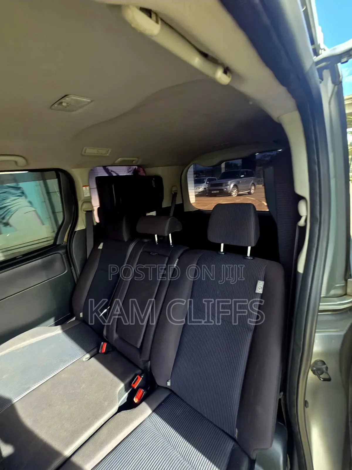 Toyota Noah 2015 Silver