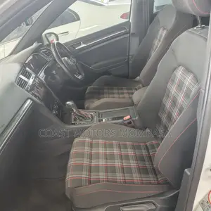 Volkswagen Golf GTI 2021 White