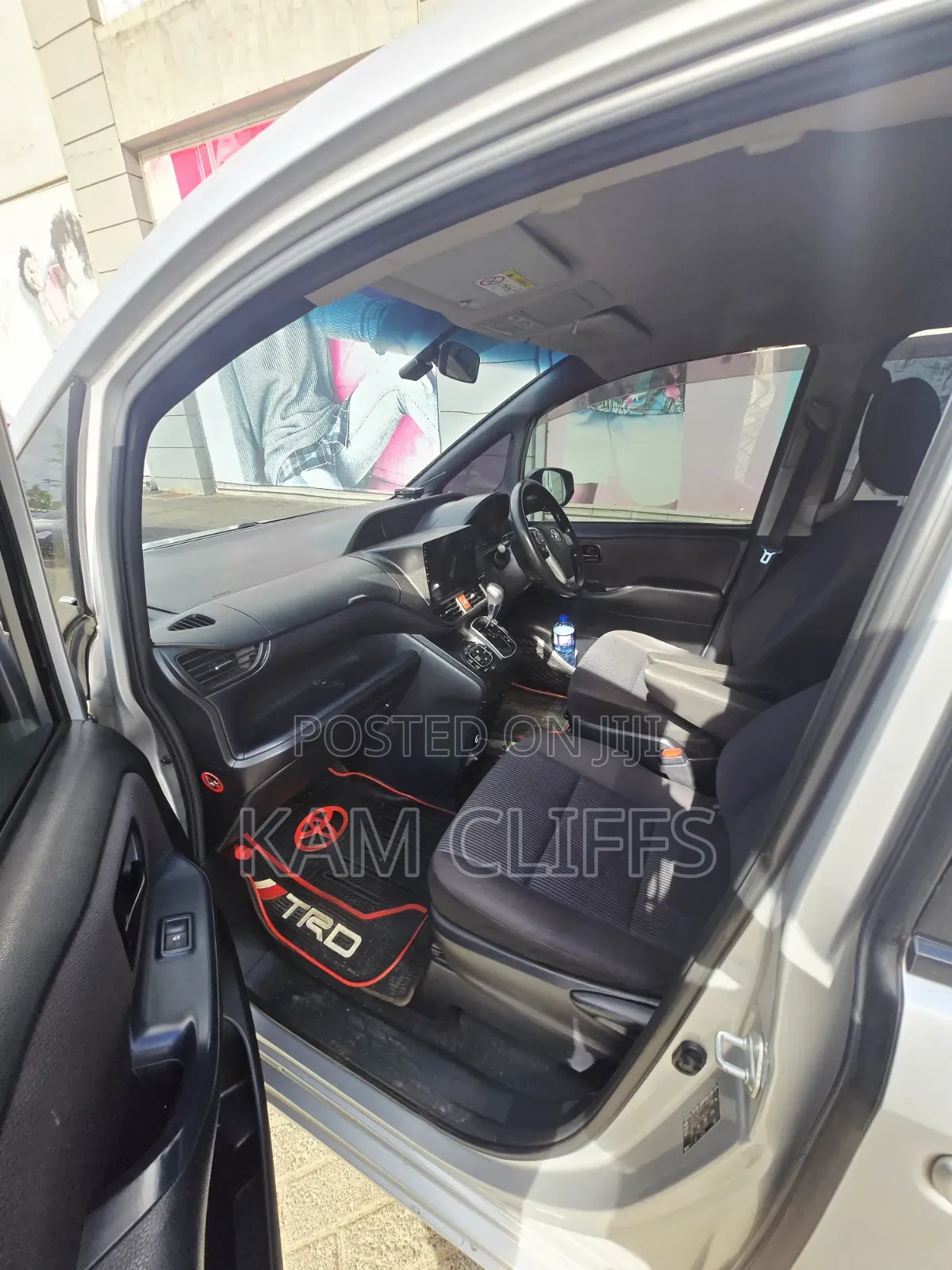 Toyota Noah 2015 Silver