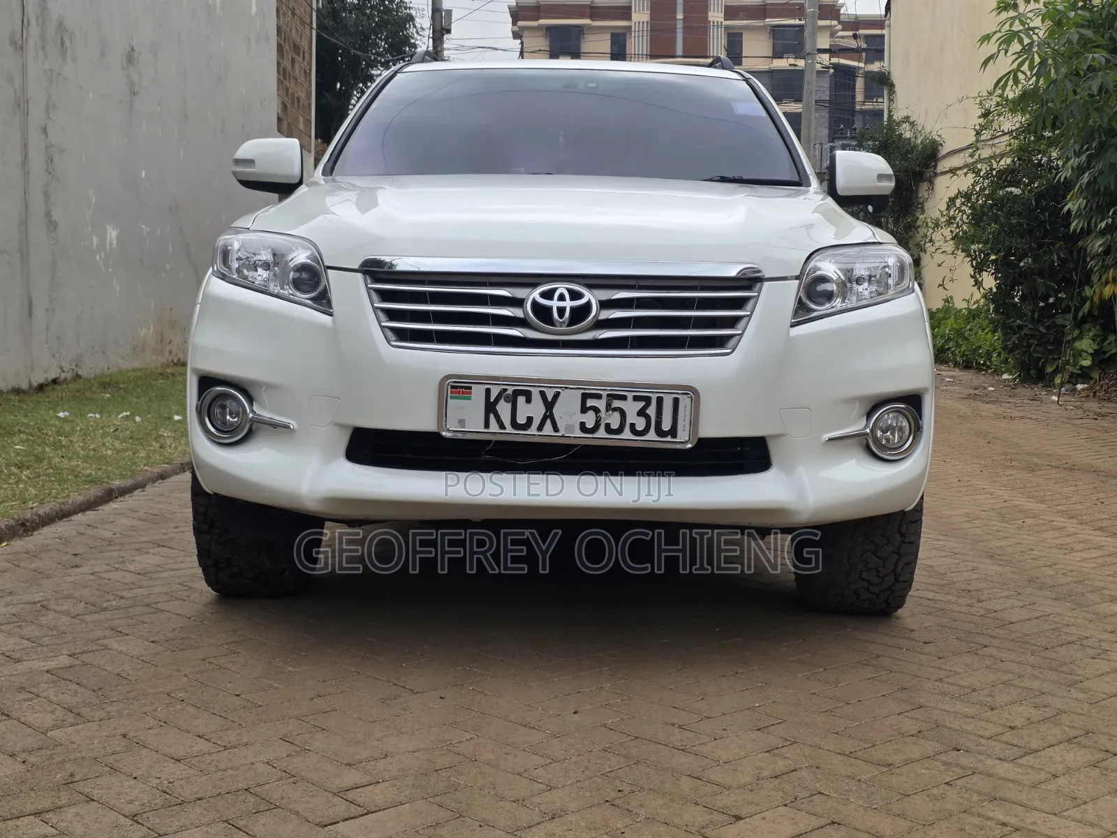 Toyota Vanguard 2012 White
