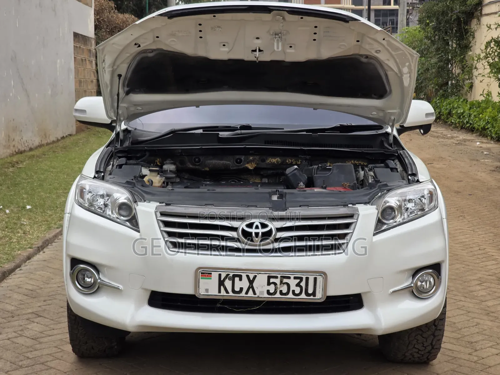 Toyota Vanguard 2012 White