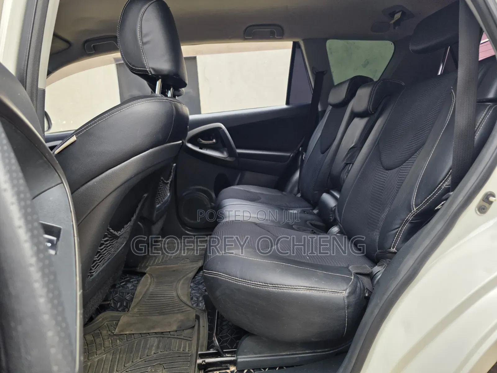 Toyota Vanguard 2012 White