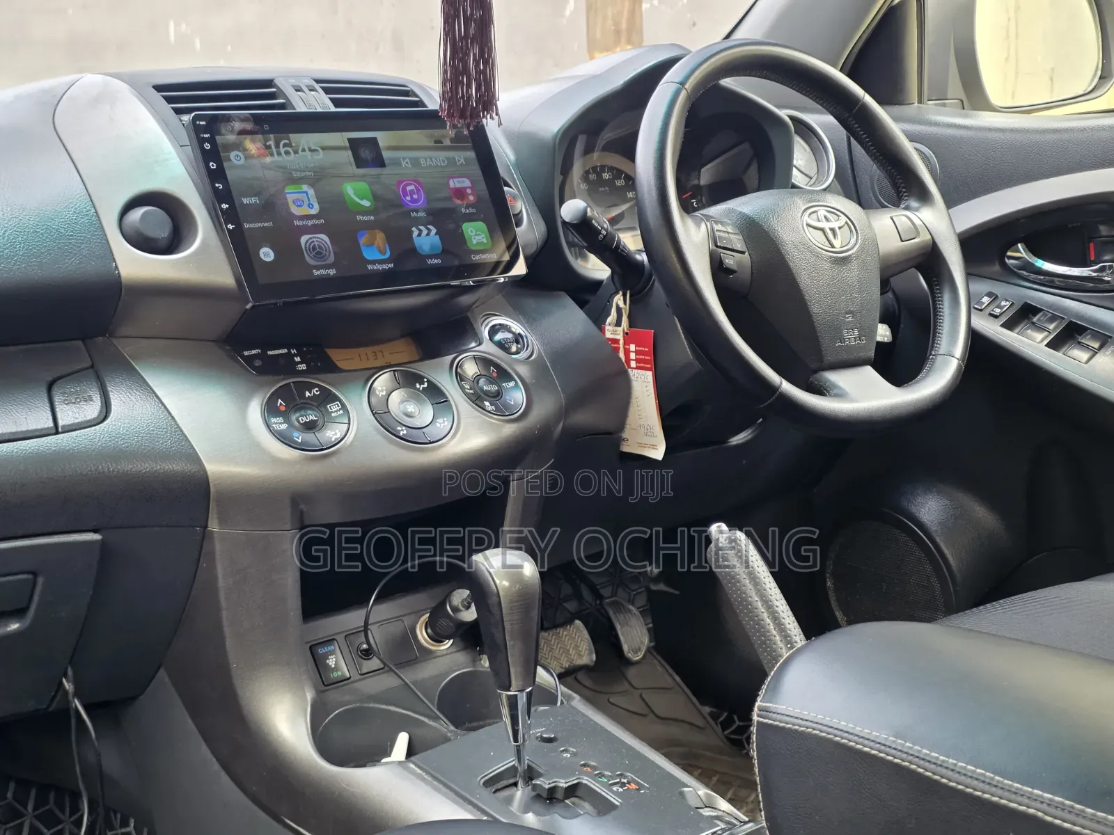 Toyota Vanguard 2012 White