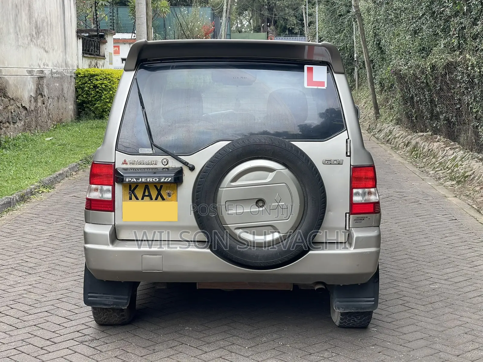 Mitsubishi Pajero IO 2000 Gold
