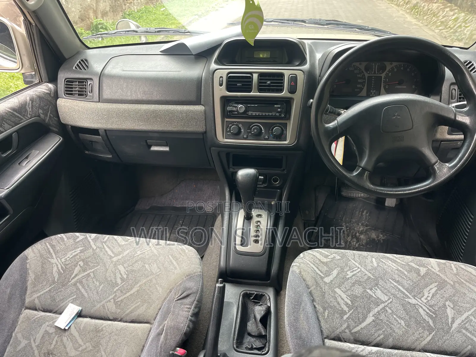 Mitsubishi Pajero IO 2000 Gold