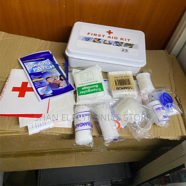 Dressing First Aid Kit/Personal First Aid Kit for Emergency.