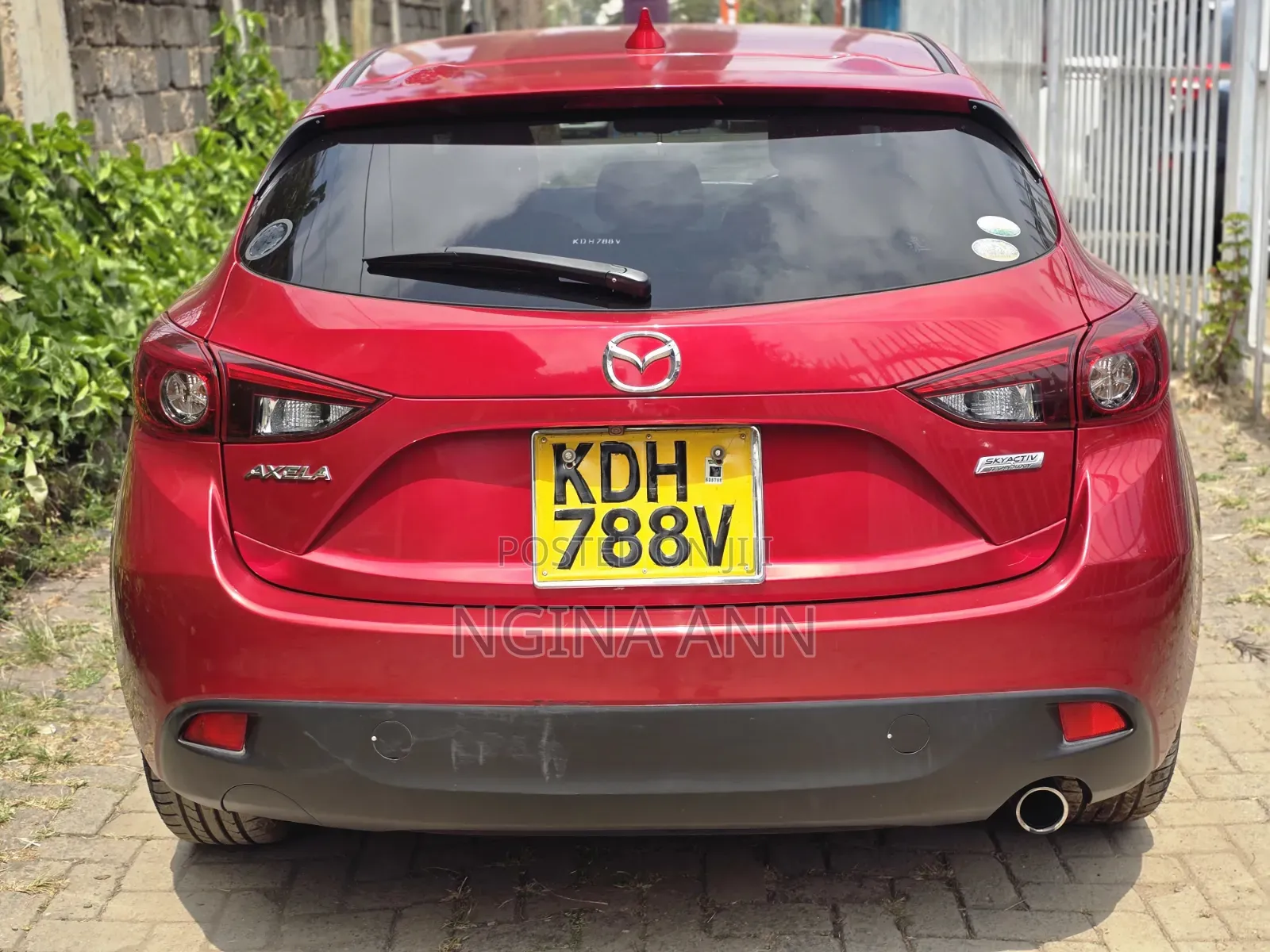 Mazda Axela 2015 Red