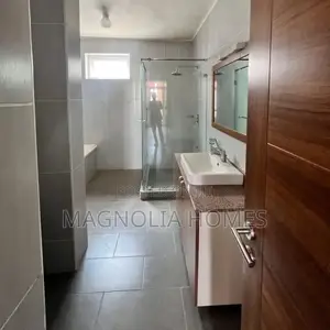 3bdrm Apartment in Valley Arcade for rent