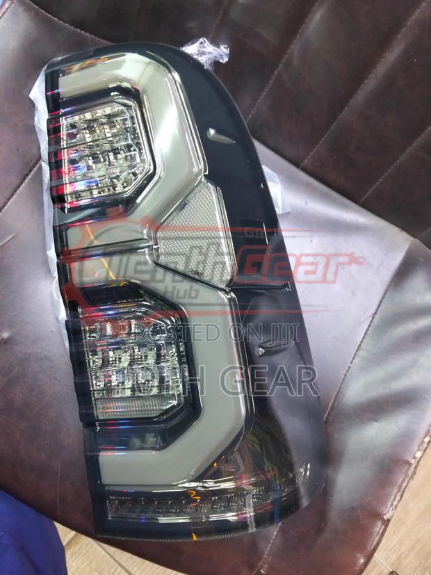 Tail Light Hilux Vigo Gr (Pair) - thumbnail 2