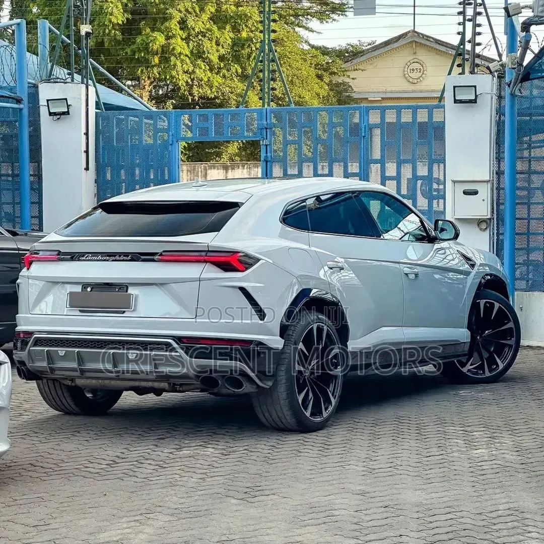 Lamborghini Urus 2023 Pearl