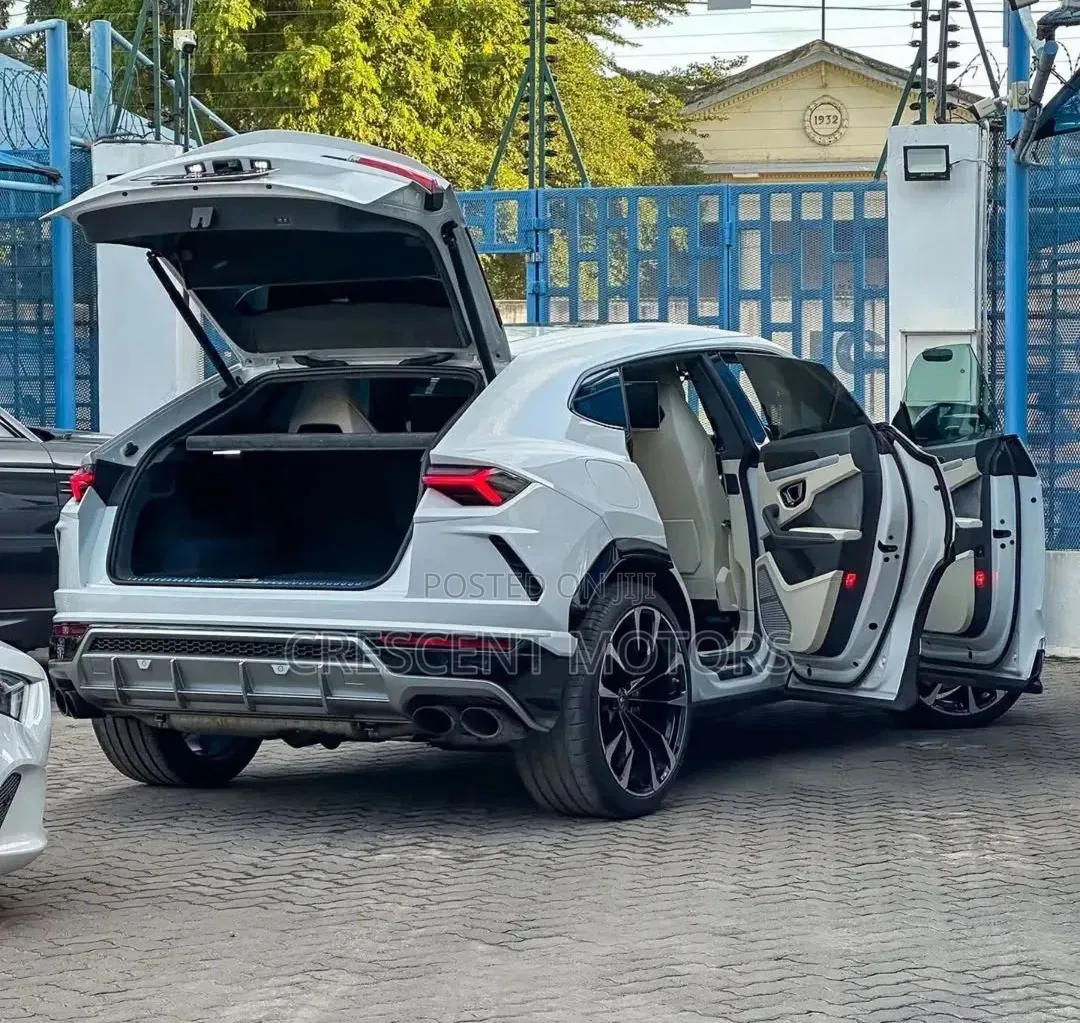 Lamborghini Urus 2023 Pearl