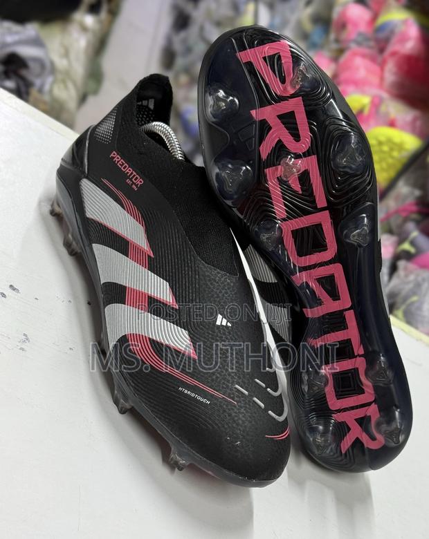 Firm Ground Black / Pink Adidas Predator 24 Elite Laceless