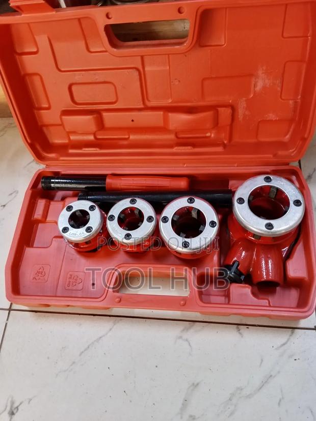 Manual Pipe Threading Die Set./ Die Stock Set