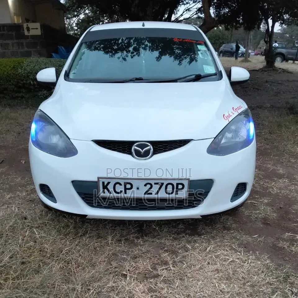 Mazda Demio 2011 Pearl