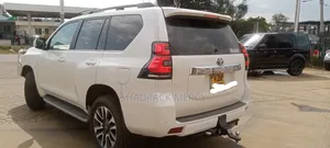 Toyota Land Cruiser Prado 2023 White