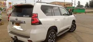 Toyota Land Cruiser Prado 2023 White