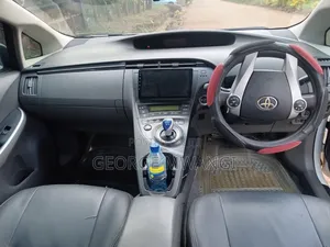 Toyota Prius 2012 White