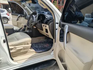 Toyota Land Cruiser Prado 2019 White