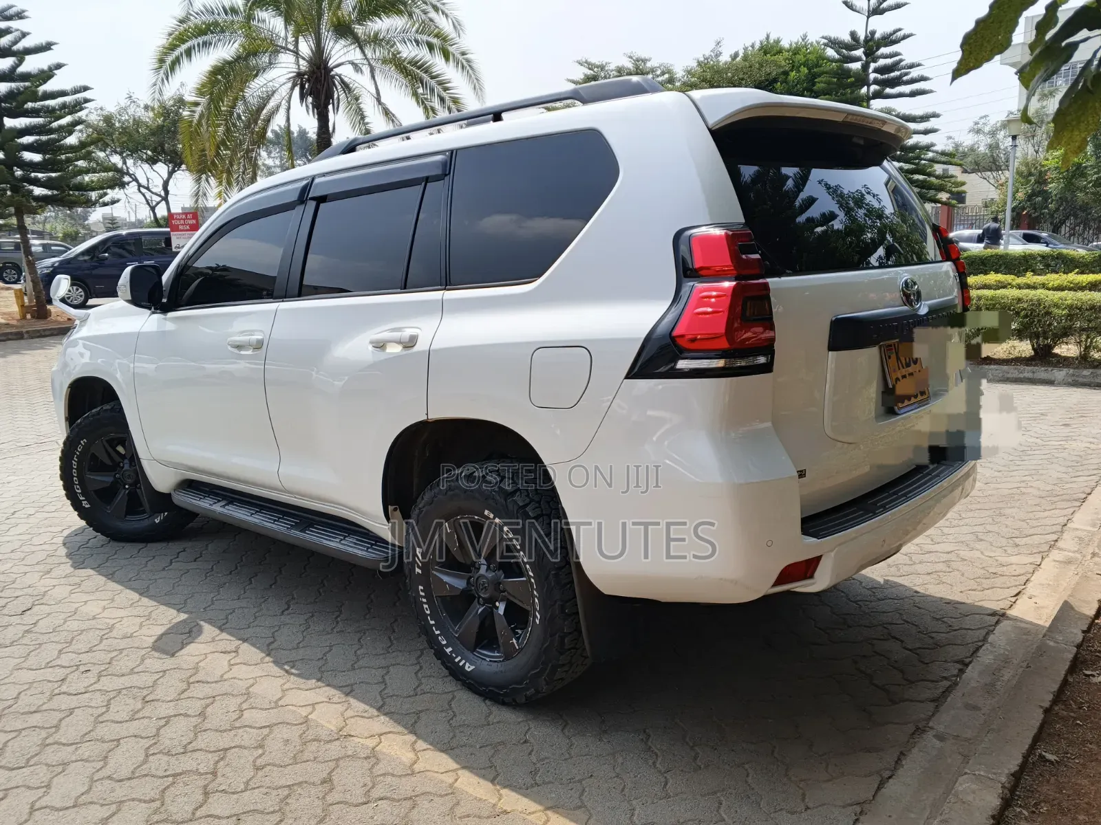 Toyota Land Cruiser Prado 2019 White