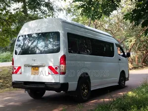 Toyota HiAce 2011 White