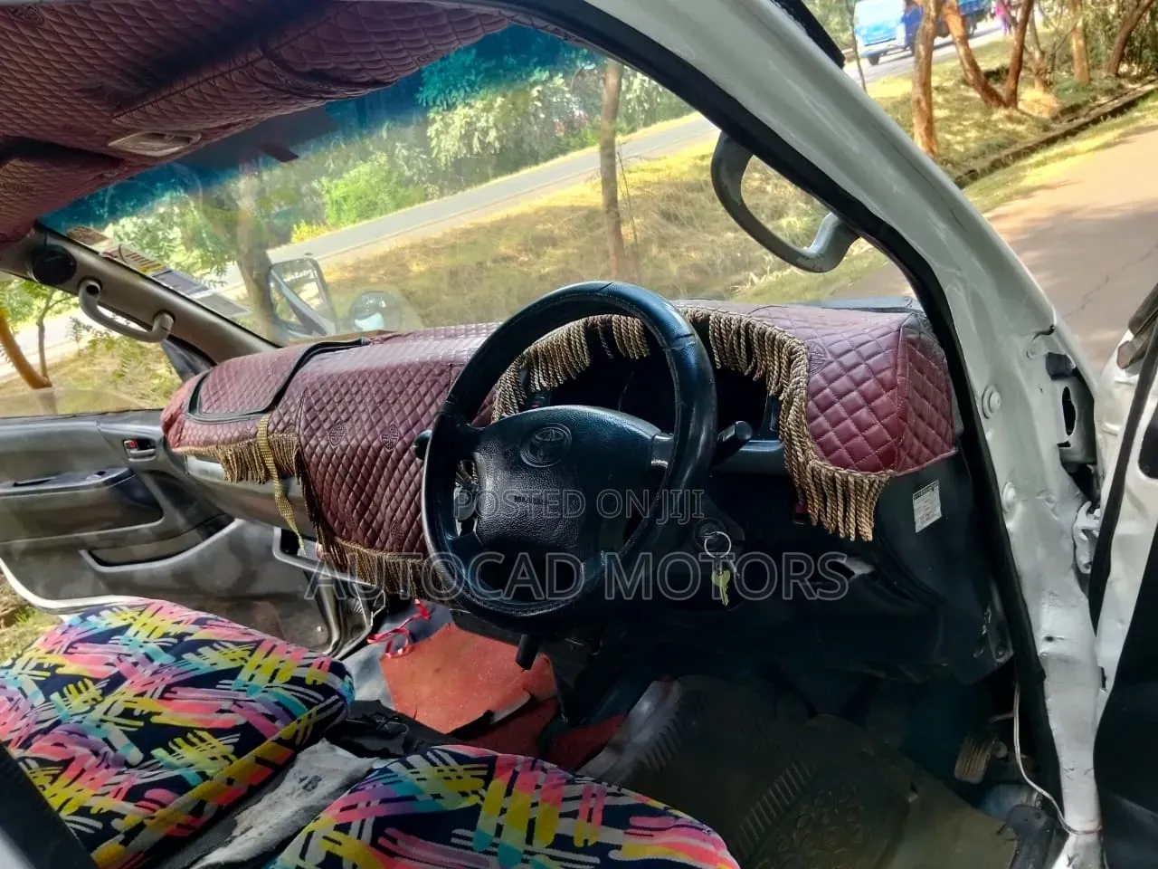 Toyota HiAce 2011 White