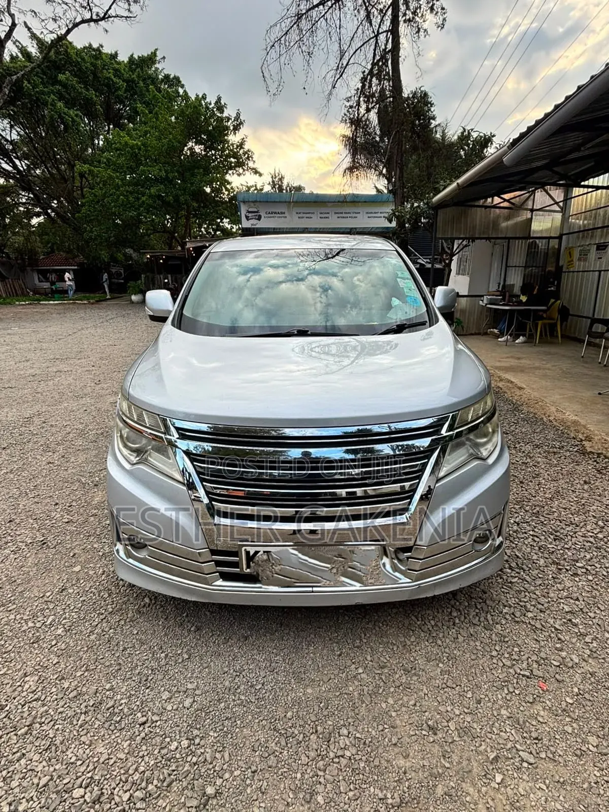 Nissan Elgrand SV Premium 2014 Silver