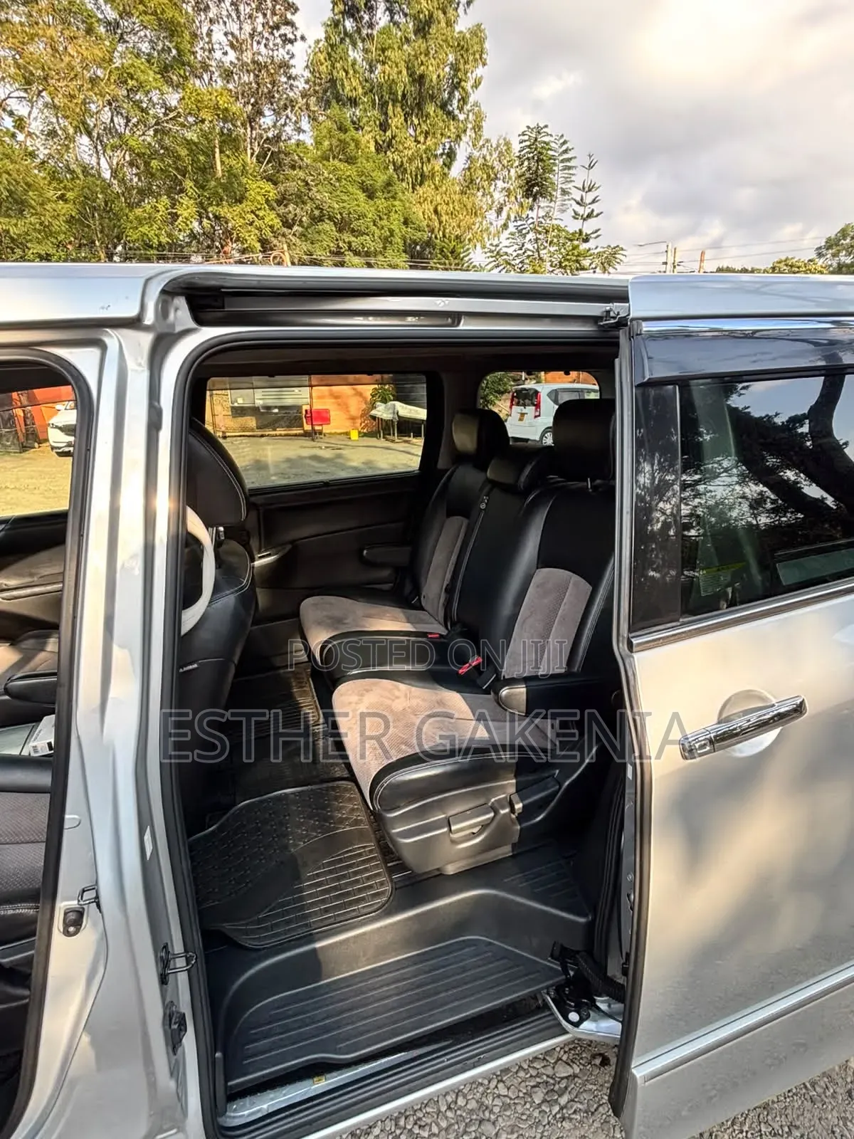Nissan Elgrand SV Premium 2014 Silver