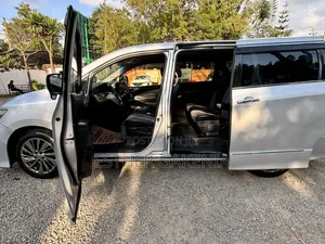 Nissan Elgrand SV Premium 2014 Silver
