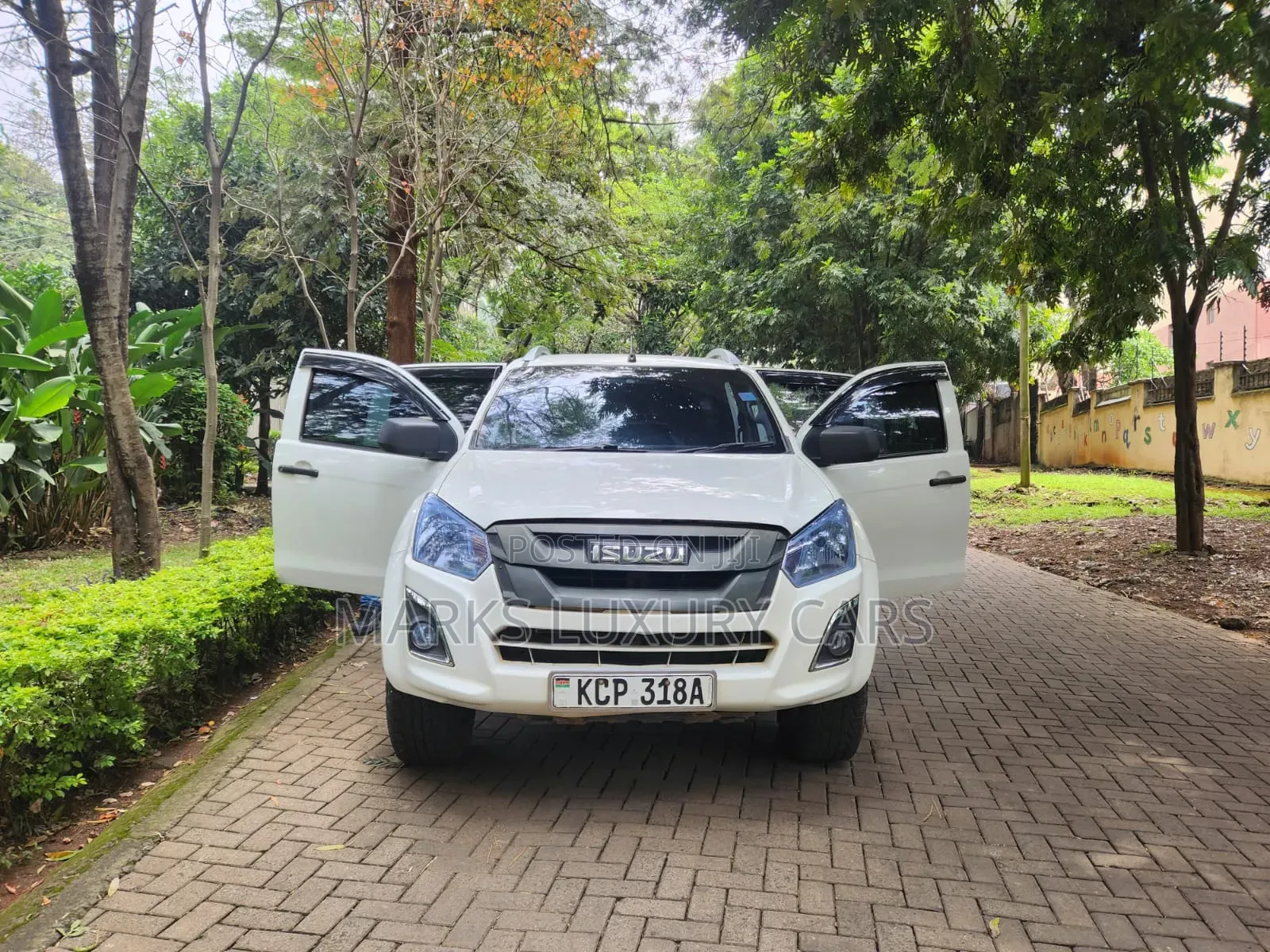 Isuzu D-MAX 2017 White